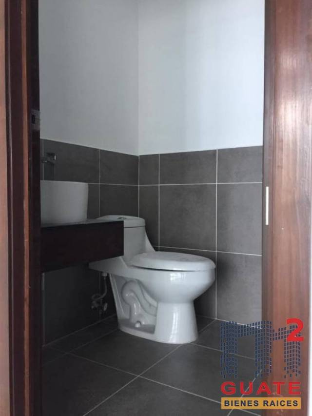 Oficina de 40 m2 de construcción en Renta, Zona 15 - Image 5