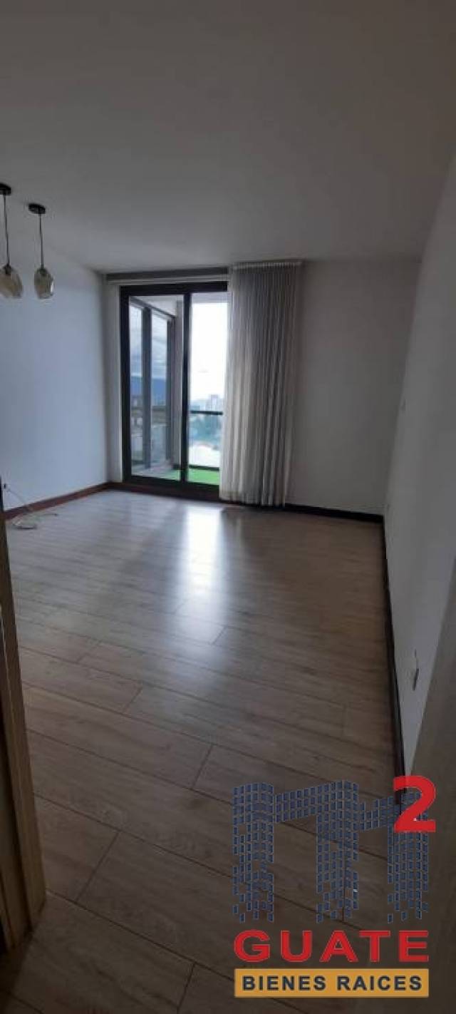 Apartamento de 97 m2 de construcción en Venta, Zona 10 - Image 2