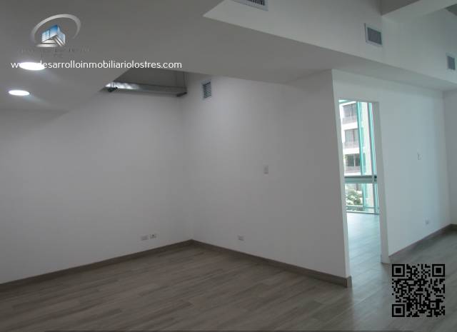 OFICINA EN ALQUILER EDIFICIO INSIGNE ZONA 15. - Miniatura 6