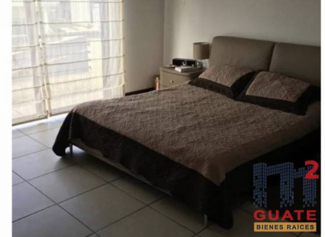 Casa de 194 m2 de construcción, en Venta, Zona 16 - Image 4