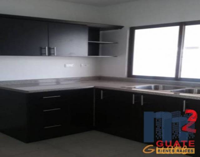 Casa de 194 m2 de construcción, en Venta, Zona 16 - Miniatura 6