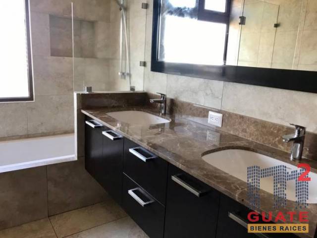 Apartamento de 136 m2 de construcción en Renta, Zona 14 - Image 3