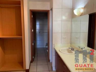 Apartamento de 155 m2 de construcción en Renta, Zona 10 - Image 1