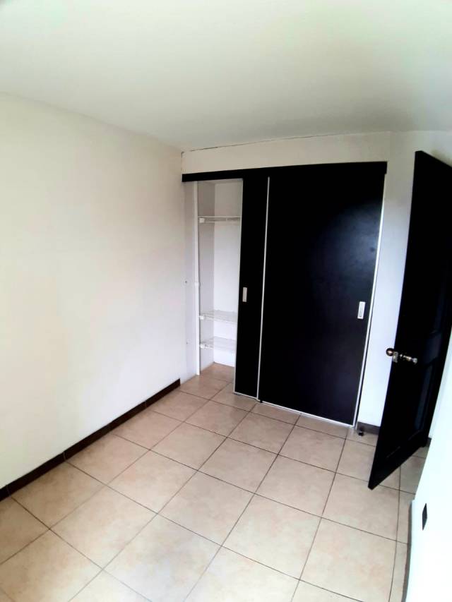 Apartamento en Venta Zona 11 Mariscal, Ciudad Guatemala - Image 4