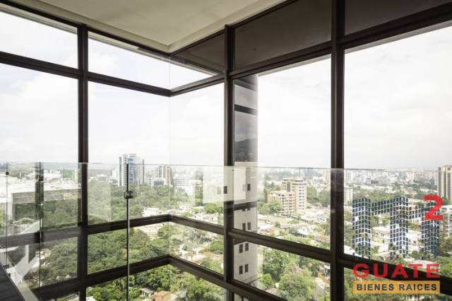Apartamento de 507.75 m2 de construcción en Venta, Zona 15 - Image 2