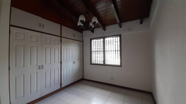 Casa en Venta Zona 10 Guatemala, adentro de condominio - Image 3