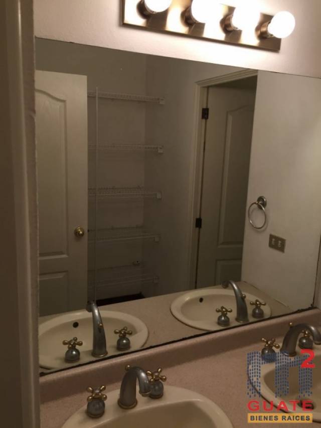 Apartamento de 130 m2 de construcción en Renta, Zona 10 - Miniatura 7
