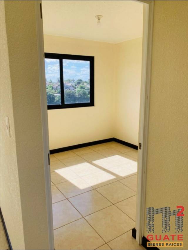 Casa de 147.3 m2 de construcción, en Venta, Zona 16 - Image 2