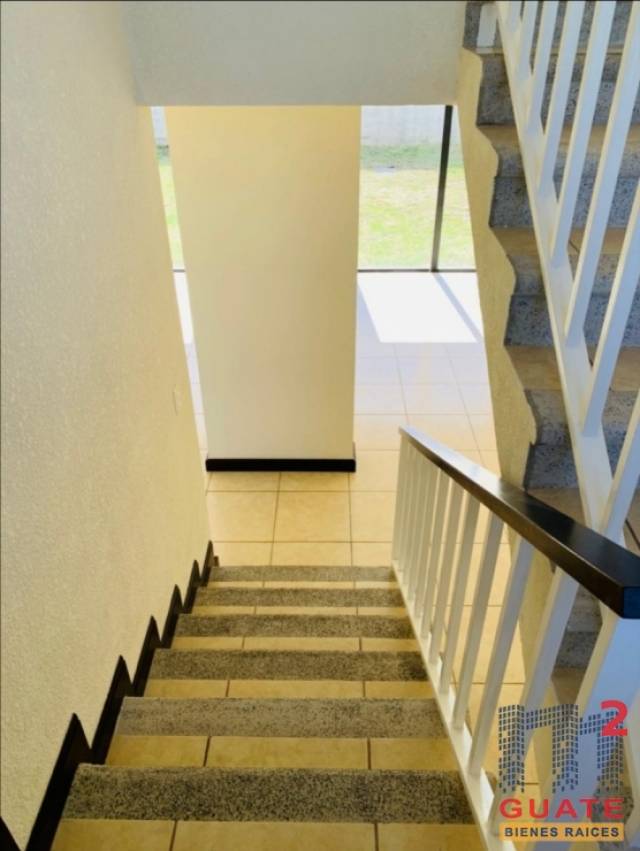 Casa de 147.3 m2 de construcción, en Venta, Zona 16 - Miniatura 6