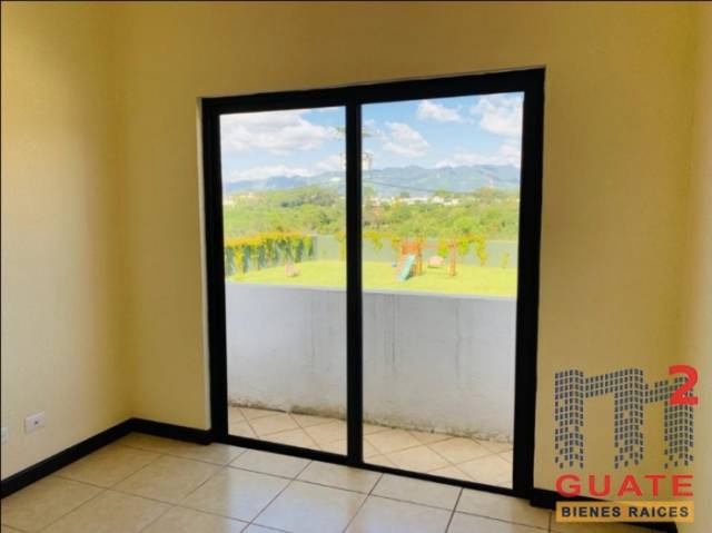 Casa de 147.3 m2 de construcción, en Venta, Zona 16 - Miniatura 9
