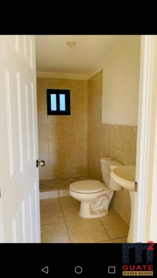 Casa de 147.3 m2 de construcción, en Venta, Zona 16 - Miniatura 11