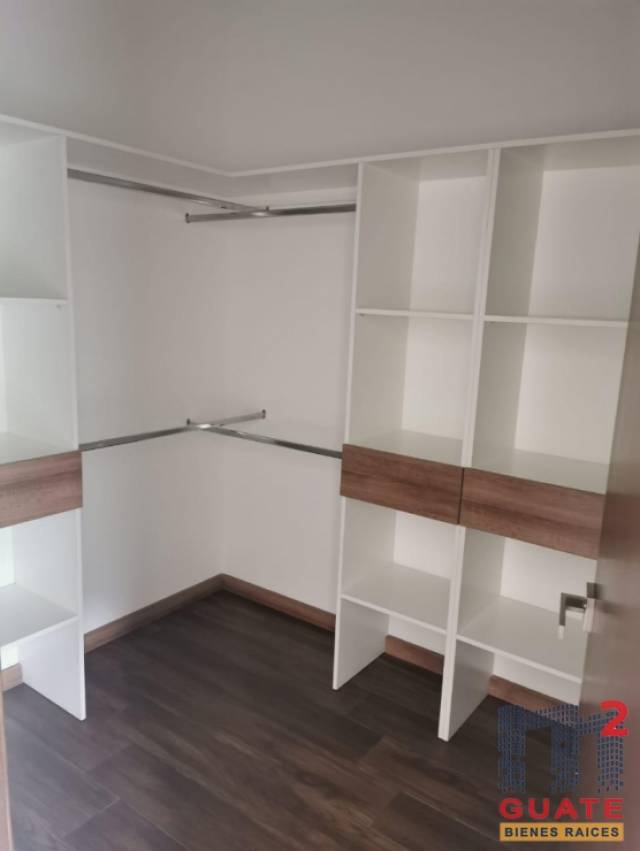 Apartamento de 170 m2 de construcción en Renta, Zona 10 - Image 2