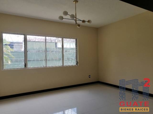 Casa de 400 m2 de construcción, en Renta, Zona 10 - Miniatura 6
