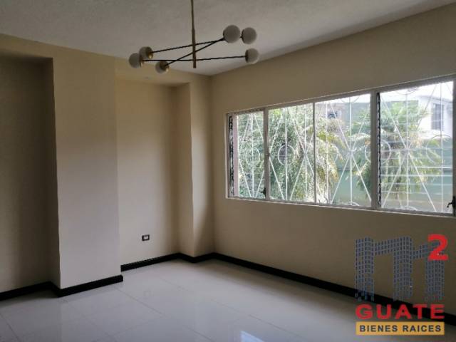 Casa de 400 m2 de construcción, en Renta, Zona 10 - Miniatura 7