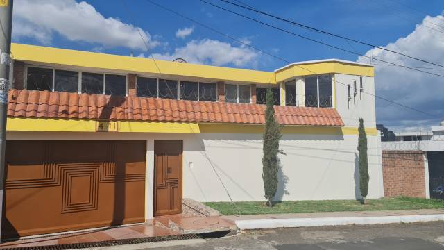 Vendo Casa Residencial fuera de garita en San Cristóbal - Image 1