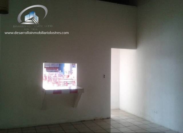SE RENTA LOCAL AREA DE FOOD COURT VILLA NUEVA - Image 3