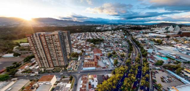 Apartamento en venta en zona 11 Parque San Jorge - Image 2
