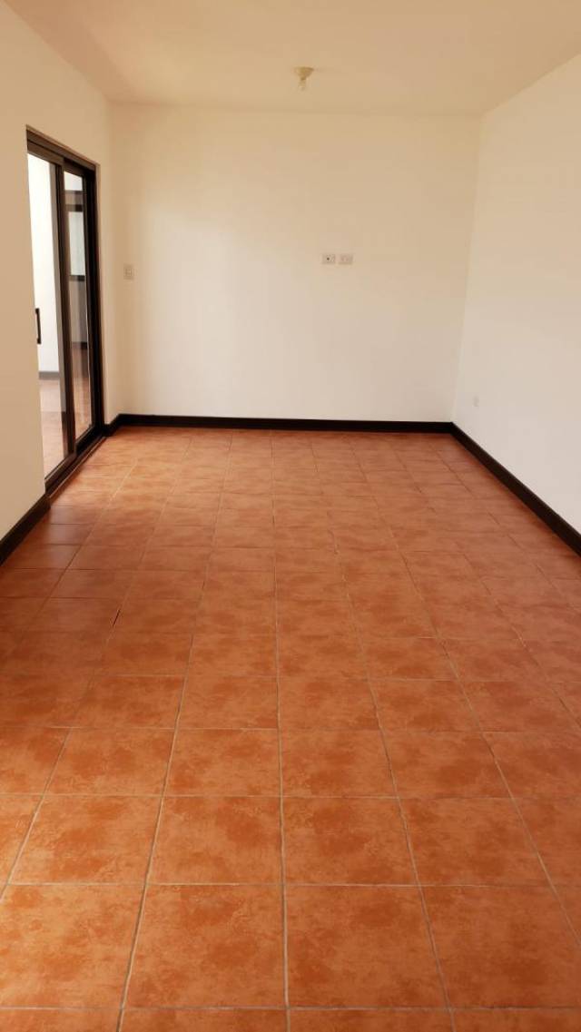CityMax Antigua vende casa en Barrio Las Campanas - Miniatura 3