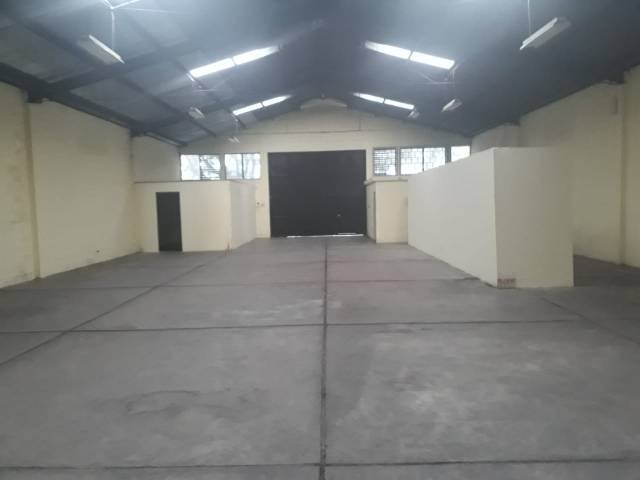 Bodega en Renta, sobre Calzada Principal zona 11 - Image 3