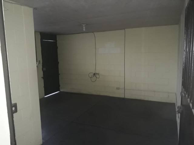 Bodega en Renta, sobre Calzada Principal zona 11 - Image 4