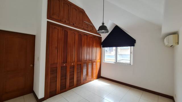 CASA EN VENTA EN ZONA 14 - Image 5
