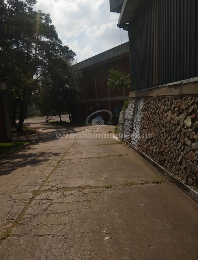 PROPIEDAD EN VENTA SOBRE LA AGUILAR BATRES ZONA 12 - Miniatura 2