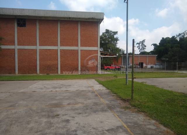 PROPIEDAD EN VENTA SOBRE LA AGUILAR BATRES ZONA 12 - Miniatura 4