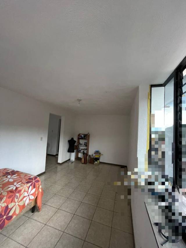 Casa en venta sector El Frutal , Villa Nueva - Image 3