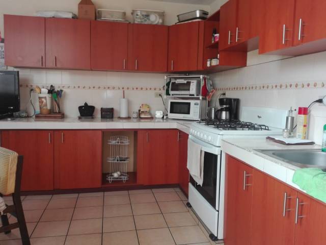 CASA EN VENTA CON SUELO COMERCIAL ESCUADRILLA ZONA 2 MIXCO - Image 3