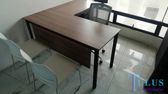 Oficinas en renta en zona 10 - Miniatura 2