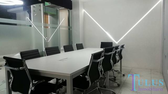 Oficinas en renta en zona 10 - Miniatura 3