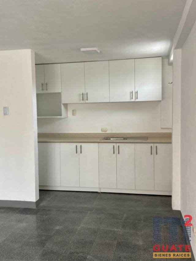 Apartamento de 70 m2 de construcción en Renta, Zona 10 - Image 4