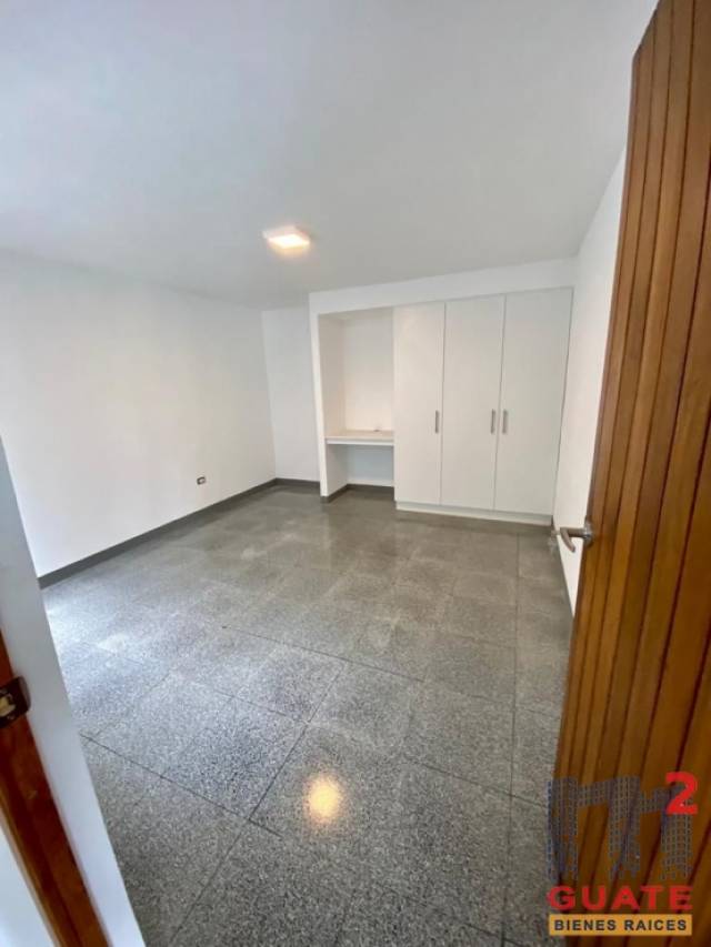 Apartamento de 70 m2 de construcción en Renta, Zona 10 - Image 3