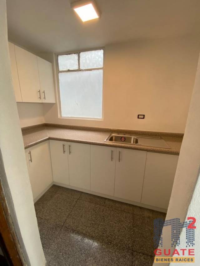 Apartamento de 70 m2 de construcción en Renta, Zona 10 - Image 4