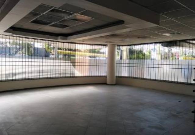 Local en venta en Gran portal Petapa Zona 12 - Miniatura 3