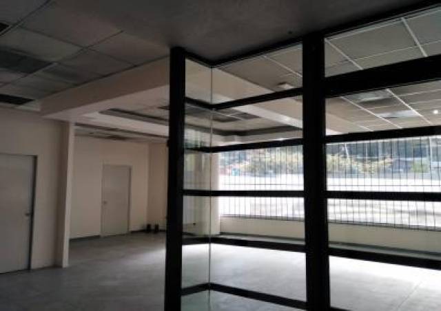 Local en venta en Gran portal Petapa Zona 12 - Miniatura 4