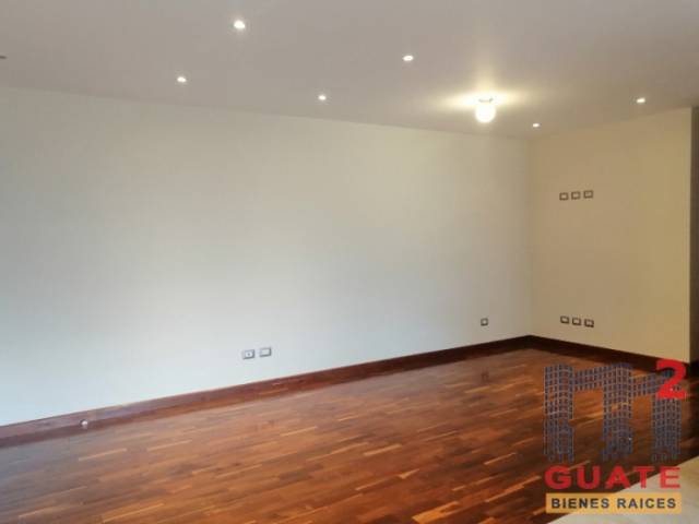 Apartamento de 120 m2 de construcción en Renta, Zona 15 - Image 3