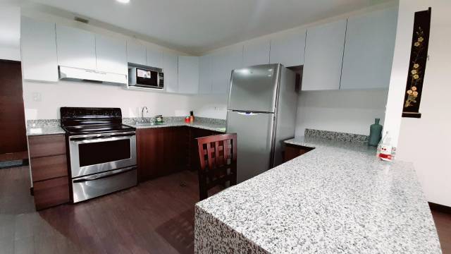 APARTAMENTO AMUEBLADO EN RENTA EN ZONA 15 - Image 2