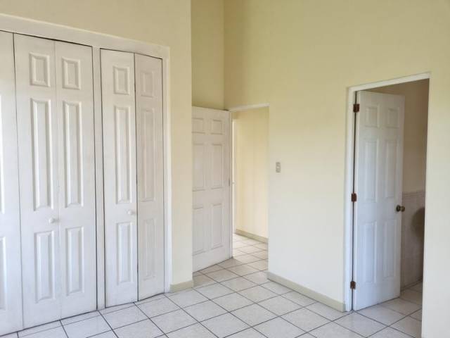 Apartamento en Renta Zona 13 Monte Azul - Image 4