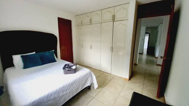 APARTAMENTO EN RENTA AMUEBLADO EN ZONA 15 - Miniatura 3