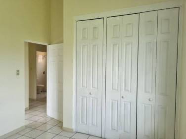 Apartamento en Renta Zona 13 Monte Azul - Image 1
