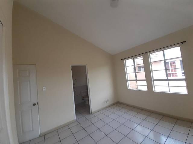 Apartamento en Renta Zona 13 Monte Azul - Image 3