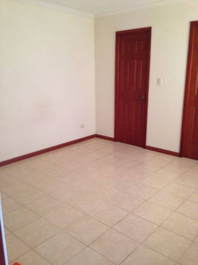 CASA EN VENTA HACIENDA DE LAS FLORES VILLA NUEVA - Image 3