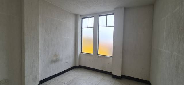 Apartamento en renta en zona 12 - Image 4