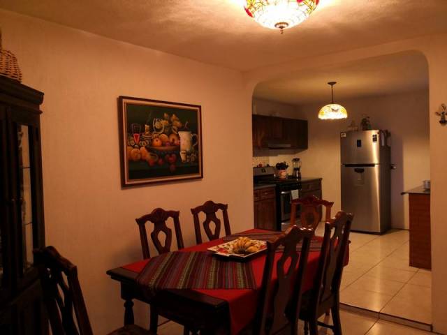 Hermosa Casa de 3 niveles en Venta en Villa Nueva - Image 4