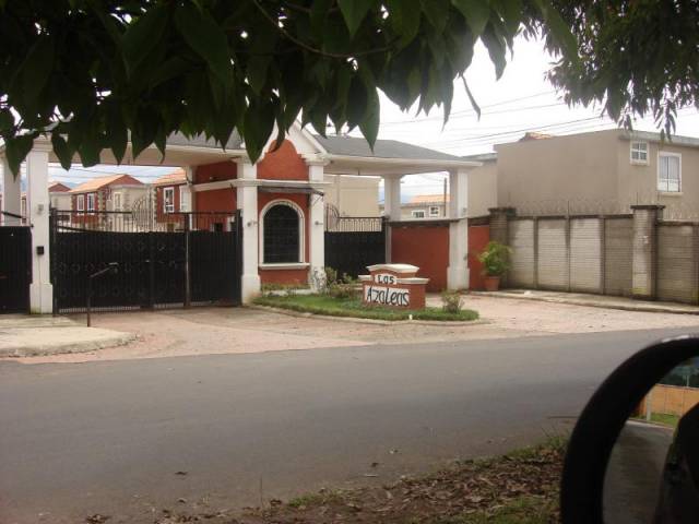 CityMax Antigua vende casa en residencial de San José Pinula - Miniatura 2