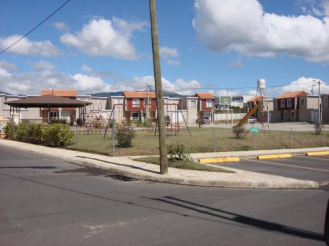 CityMax Antigua vende casa en residencial de San José Pinula - Miniatura 3