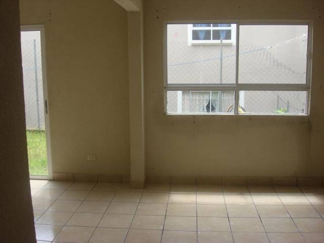 CityMax Antigua vende casa en residencial de San José Pinula - Miniatura 4