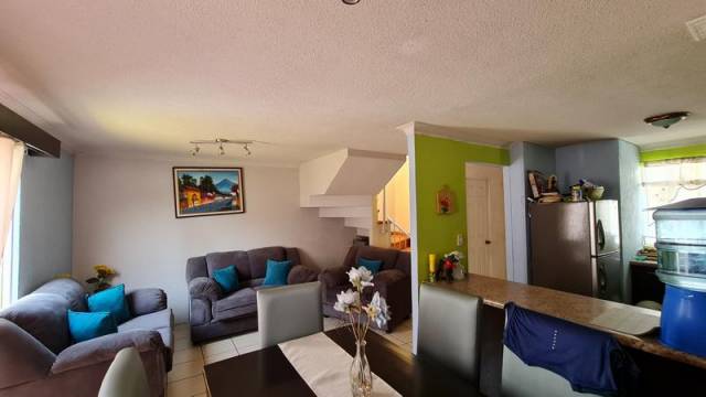 Casa en Venta Villa Nueva, adentro de condominio !!! - Miniatura 2