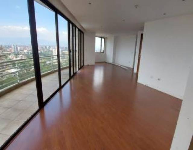 Apartamento Edificio Meridian, Zona 15 - Image 2